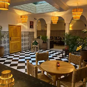 Dar Lakbira رياد